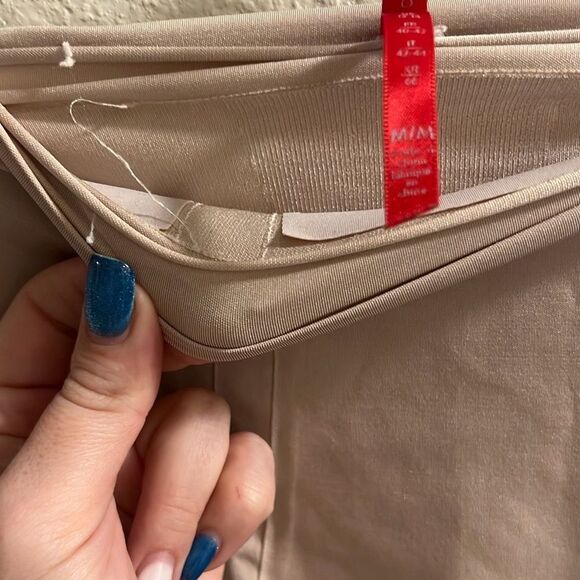 ✨Spanx OnCore High-Waisted Mid-Thigh Cream Sz M Shaper✨ - Picture 8 of 8